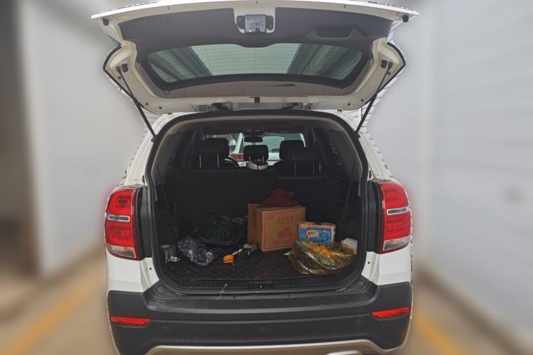 Used Chevrolet Captiva 2017 2.4L 4x4 Flagship Edition 7-Seater Trunk