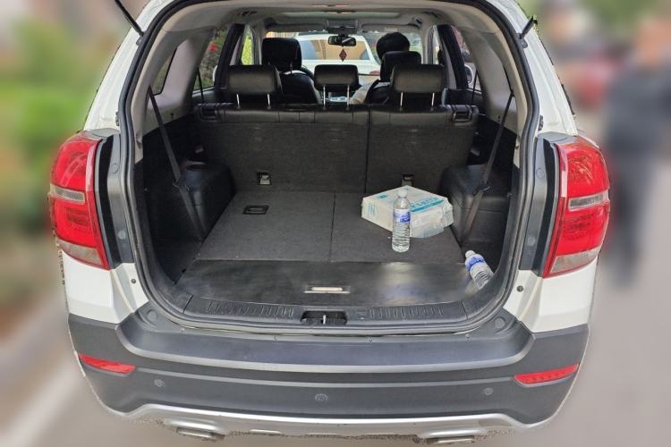 Used Chevrolet Captiva 2017 2.4L 4x4 Flagship Edition 7-Seater Trunk