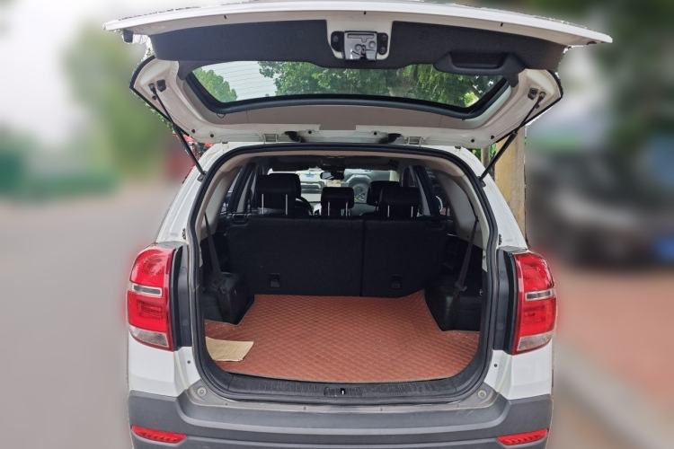 Used Chevrolet Captiva 2017 2.4L 4x4 Flagship Edition 7-Seater Trunk