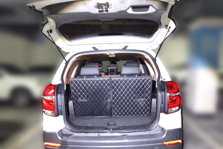 Used Chevrolet Captiva 2017 2.4L Two-Wheel Drive Luxury Edition 7 Seats Trunk