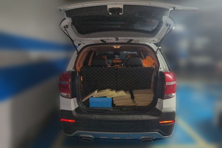 Used Chevrolet Captiva 2017 2.4L 4x4 Flagship Edition 7-Seater Trunk