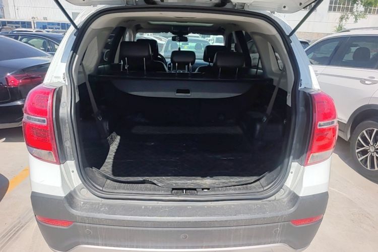 Used Chevrolet Captiva 2017 2.4L 4x4 Flagship Edition 7-Seater Trunk