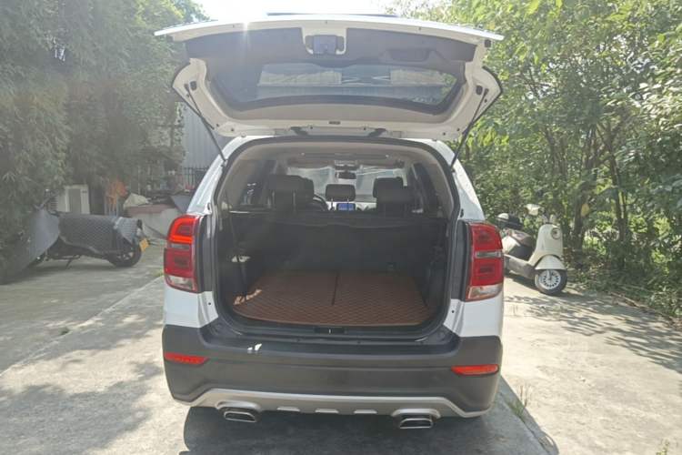 Used Chevrolet Captiva 2017 2.4L Two-Wheel Drive Luxury Edition 7 Seats Trunk