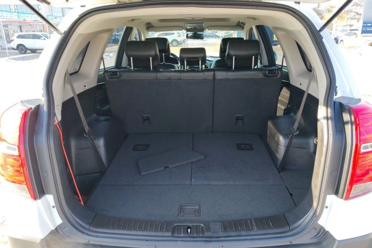 Used Chevrolet Captiva 2017 2.4L 4x4 Flagship Edition 7-Seater Trunk