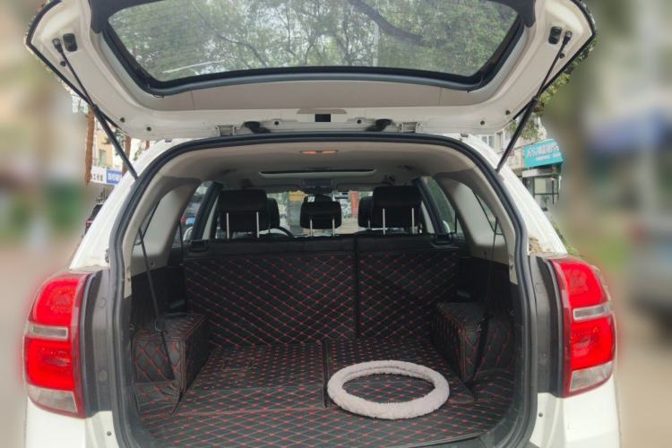 Used Chevrolet Captiva 2017 2.4L 4x4 Flagship Edition 7-Seater Trunk