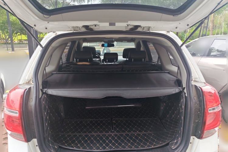Used Chevrolet Captiva 2017 2.4L 4x4 Flagship Edition 7-Seater Trunk