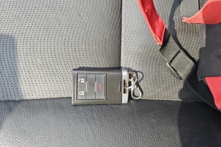Used Chevrolet Captiva 2017 2.4L Two-Wheel Drive Luxury Edition 7 Seats Vehicle Key