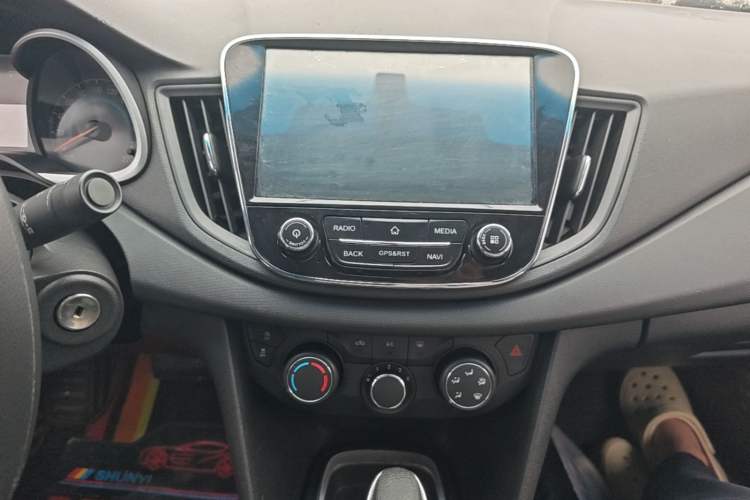 Used Chevrolet Cavalier 2016 1.5L Automatic Enjoyment Edition Audio And AC Panel
