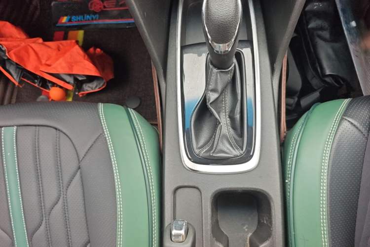 Used Chevrolet Cavalier 2016 1.5L Automatic Enjoyment Edition Gear Lever