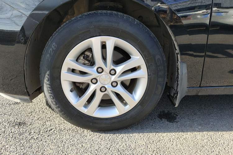 Used Chevrolet Cavalier 2016 1.5L Manual Xinyue Edition Left Front Wheel Hub