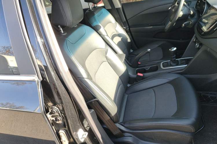 Used Chevrolet Cavalier 2016 1.5L Manual Xinyue Edition Right Front Seat