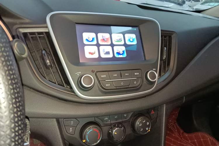 Used Chevrolet Cavalier 2016 1.5L Automatic Xinyue Edition Audio And AC Panel