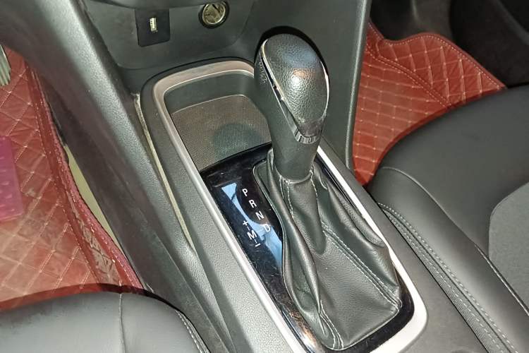 Used Chevrolet Cavalier 2016 1.5L Automatic Xinyue Edition Gear Lever