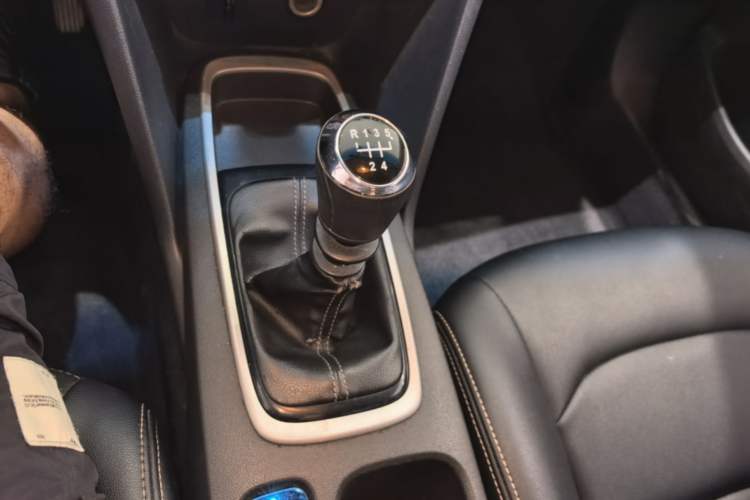 Used Chevrolet Cavalier 2016 1.5L Manual Xinyue Edition Gear Lever