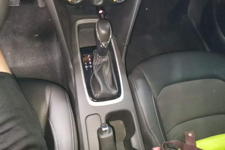Used Chevrolet Cavalier 2016 1.5L Automatic Xinyue Edition Gear Lever
