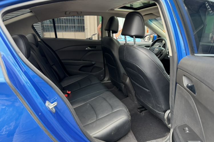 Used Chevrolet Cavalier 2016 1.5L Manual Xinyue Edition Interior 3