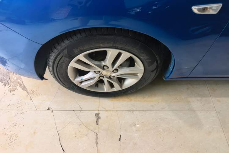 Used Chevrolet Cavalier 2016 1.5L Manual Xinyue Edition Left Front Wheel Hub