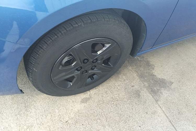 Used Chevrolet Cavalier 2016 1.5L Automatic Enjoyment Edition Left Front Wheel Hub