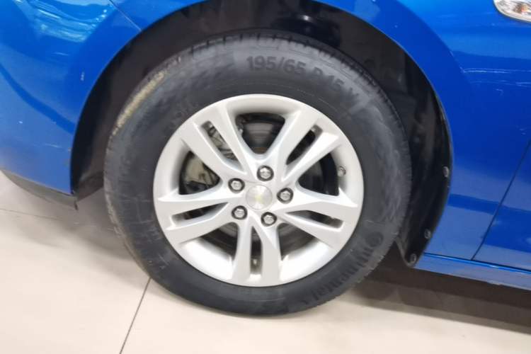 Used Chevrolet Cavalier 2016 1.5L Automatic Xinyue Edition Left Front Wheel Hub