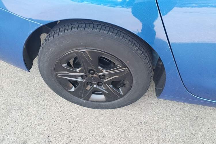 Used Chevrolet Cavalier 2016 1.5L Automatic Enjoyment Edition Right Rear Wheel Hub
