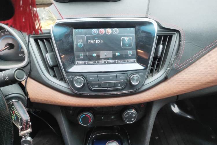 Used Chevrolet Cavalier 2016 1.5L Automatic Xinsong Edition Audio And AC Panel