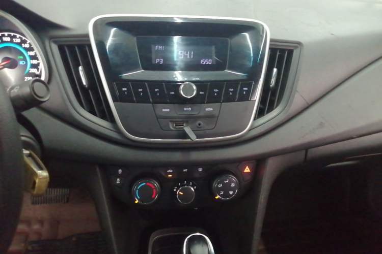 Used Chevrolet Cavalier 2016 1.5L Automatic Enjoyment Edition Audio And AC Panel
