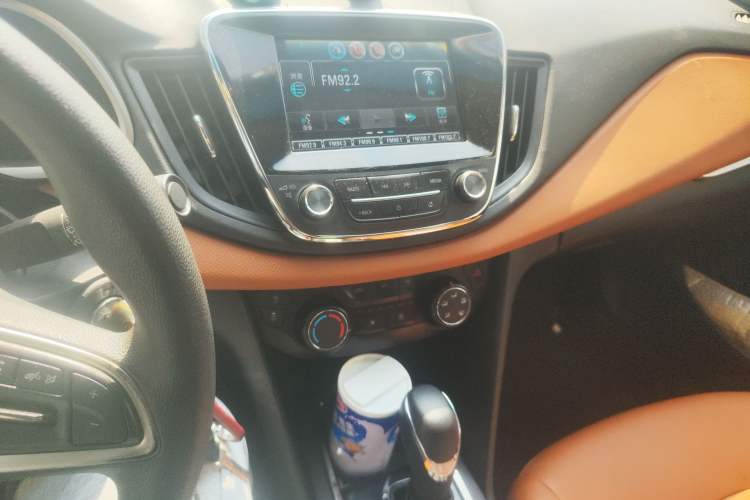 Used Chevrolet Cavalier 2016 1.5L Automatic Xinsong Edition Audio And AC Panel