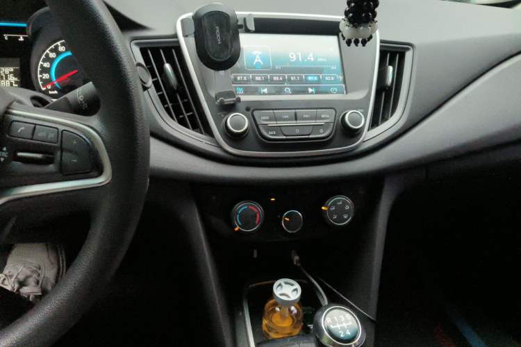 Used Chevrolet Cavalier 2016 1.5L Manual Xinyue Edition Audio And AC Panel