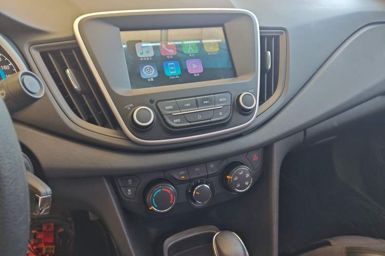 Used Chevrolet Cavalier 2016 1.5L Automatic Xinyue Edition Audio And AC Panel