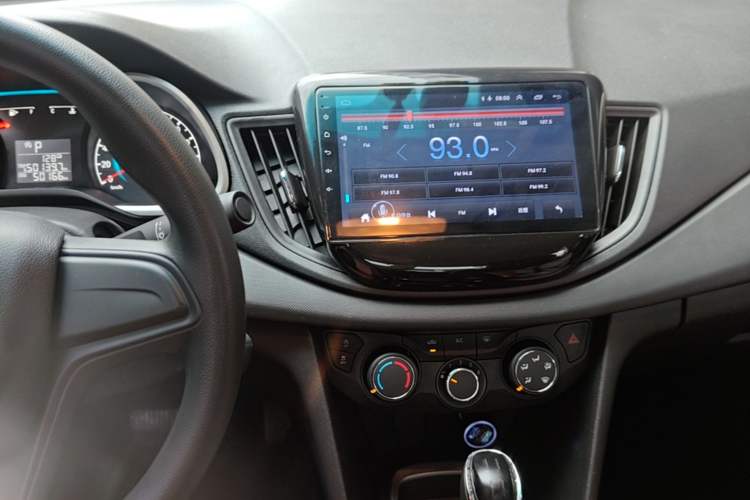Used Chevrolet Cavalier 2016 1.5L Automatic Enjoyment Edition Audio And AC Panel