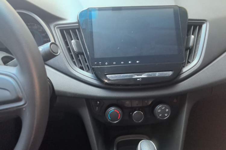 Used Chevrolet Cavalier 2016 1.5L Automatic Enjoyment Edition Audio And AC Panel