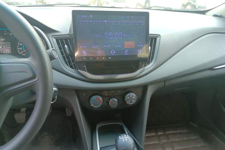 Used Chevrolet Cavalier 2016 1.5L Manual Enjoyment Edition Audio And AC Panel
