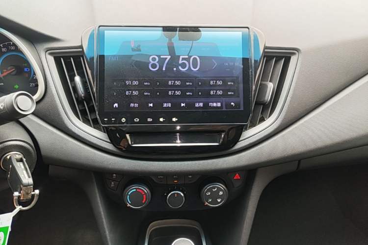 Used Chevrolet Cavalier 2016 1.5L Automatic Enjoyment Edition Audio And AC Panel