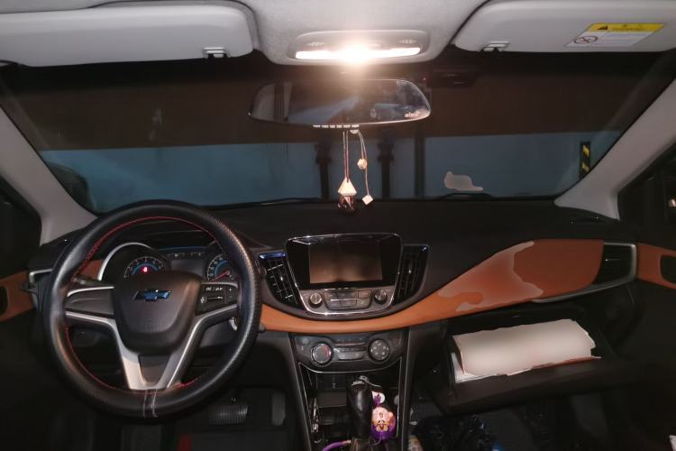 Used Chevrolet Cavalier 2016 1.5L Automatic Xinsong Edition Center Console