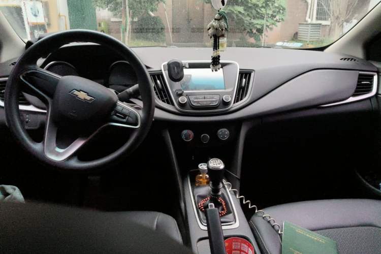 Used Chevrolet Cavalier 2016 1.5L Manual Xinyue Edition Center Console