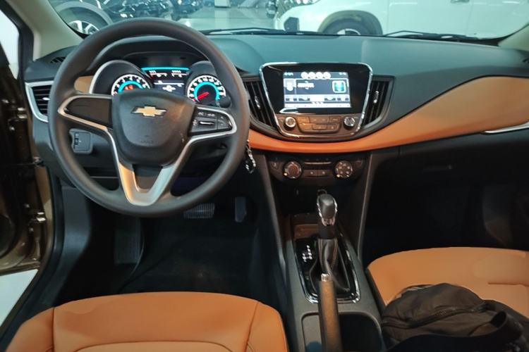 Used Chevrolet Cavalier 2016 1.5L Automatic Xinsong Edition Center Console