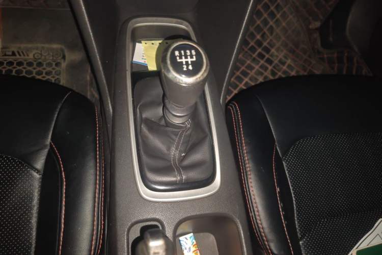 Used Chevrolet Cavalier 2016 1.5L Manual Enjoyment Edition Gear Lever