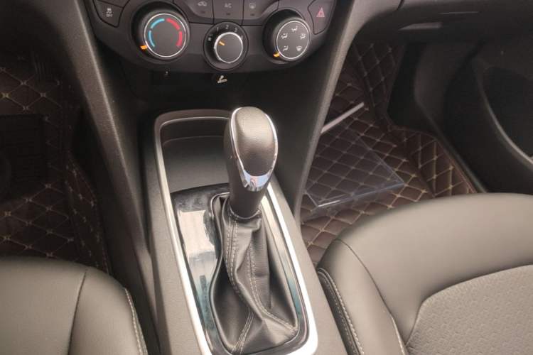 Used Chevrolet Cavalier 2016 1.5L Automatic Xinyue Edition Gear Lever