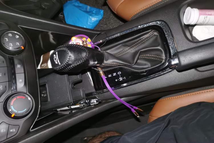 Used Chevrolet Cavalier 2016 1.5L Automatic Xinsong Edition Gear Lever