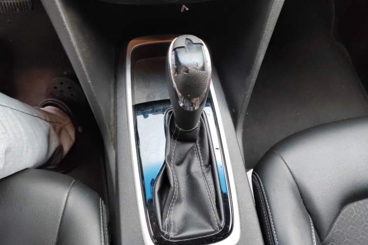 Used Chevrolet Cavalier 2016 1.5L Automatic Xinyue Edition Gear Lever