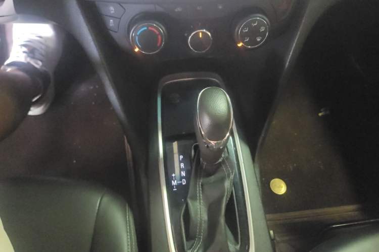 Used Chevrolet Cavalier 2016 1.5L Automatic Xinyue Edition Gear Lever