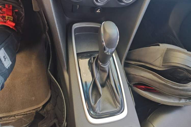 Used Chevrolet Cavalier 2016 1.5L Automatic Xinyue Edition Gear Lever