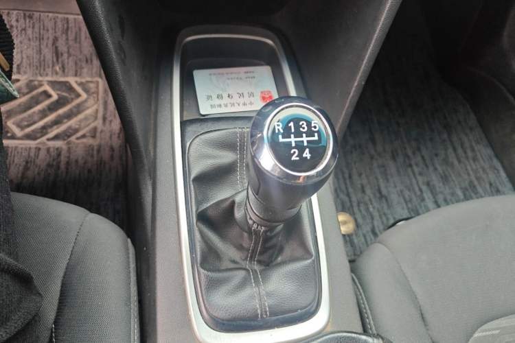 Used Chevrolet Cavalier 2016 1.5L Manual Enjoyment Edition Gear Lever