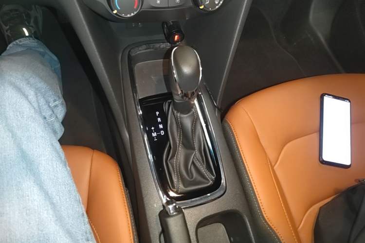 Used Chevrolet Cavalier 2016 1.5L Automatic Xinsong Edition Gear Lever
