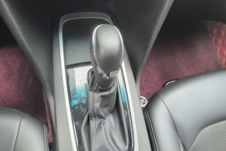Used Chevrolet Cavalier 2016 1.5L Automatic Xinyue Edition Gear Lever