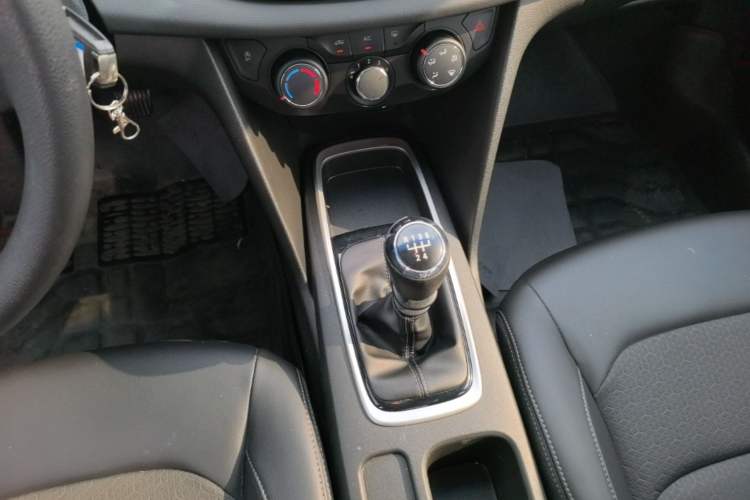 Used Chevrolet Cavalier 2016 1.5L Manual Xinyue Edition Gear Lever