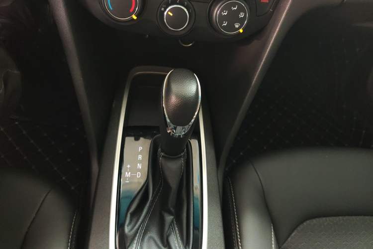 Used Chevrolet Cavalier 2016 1.5L Automatic Xinyue Edition Gear Lever