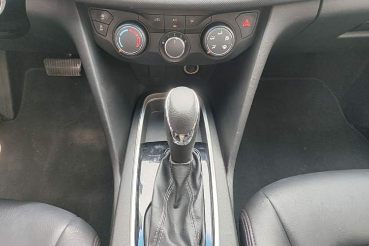 Used Chevrolet Cavalier 2016 1.5L Automatic Enjoyment Edition Gear Lever