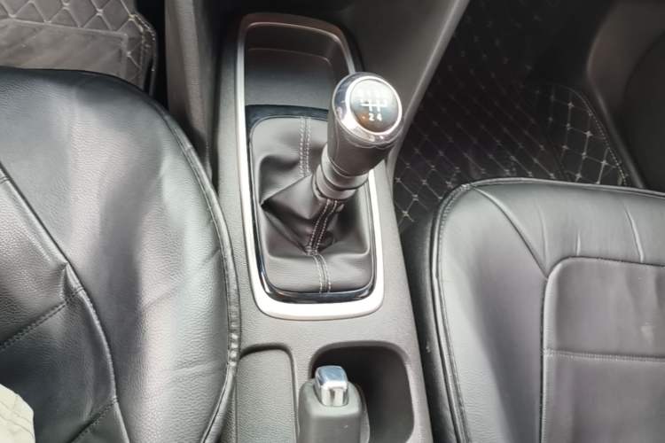 Used Chevrolet Cavalier 2016 1.5L Manual Enjoyment Edition Gear Lever