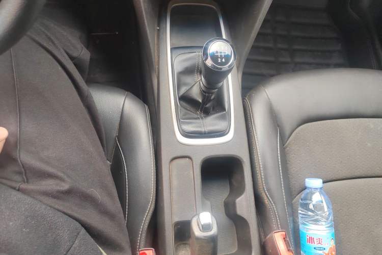 Used Chevrolet Cavalier 2016 1.5L Manual Xinyue Edition Gear Lever